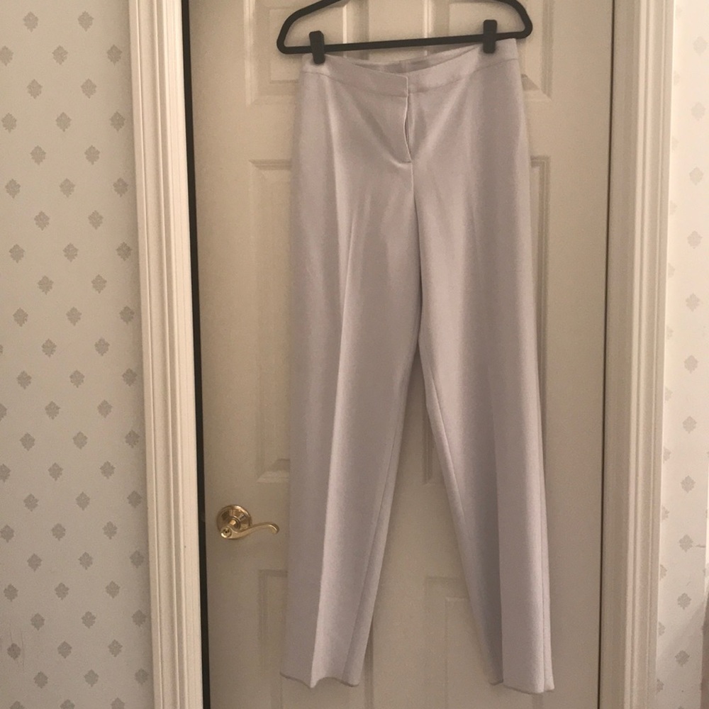 NWT - St. John pants size 8 color Ice